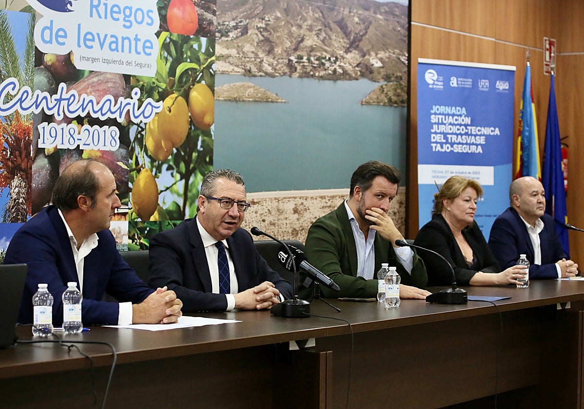 Roque Bru, Toni Pérez, Pablo Ruz, Ana Serna y Joaquín Melgarejo, en la jornada técnica de este viernes en Elche.