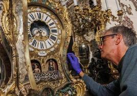 Tres días para cambiar de hora los 230 relojes del Palacio Real