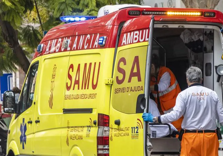 Imagen de archivo de una ambulancia del SAMU en la Comunidad Valenciana