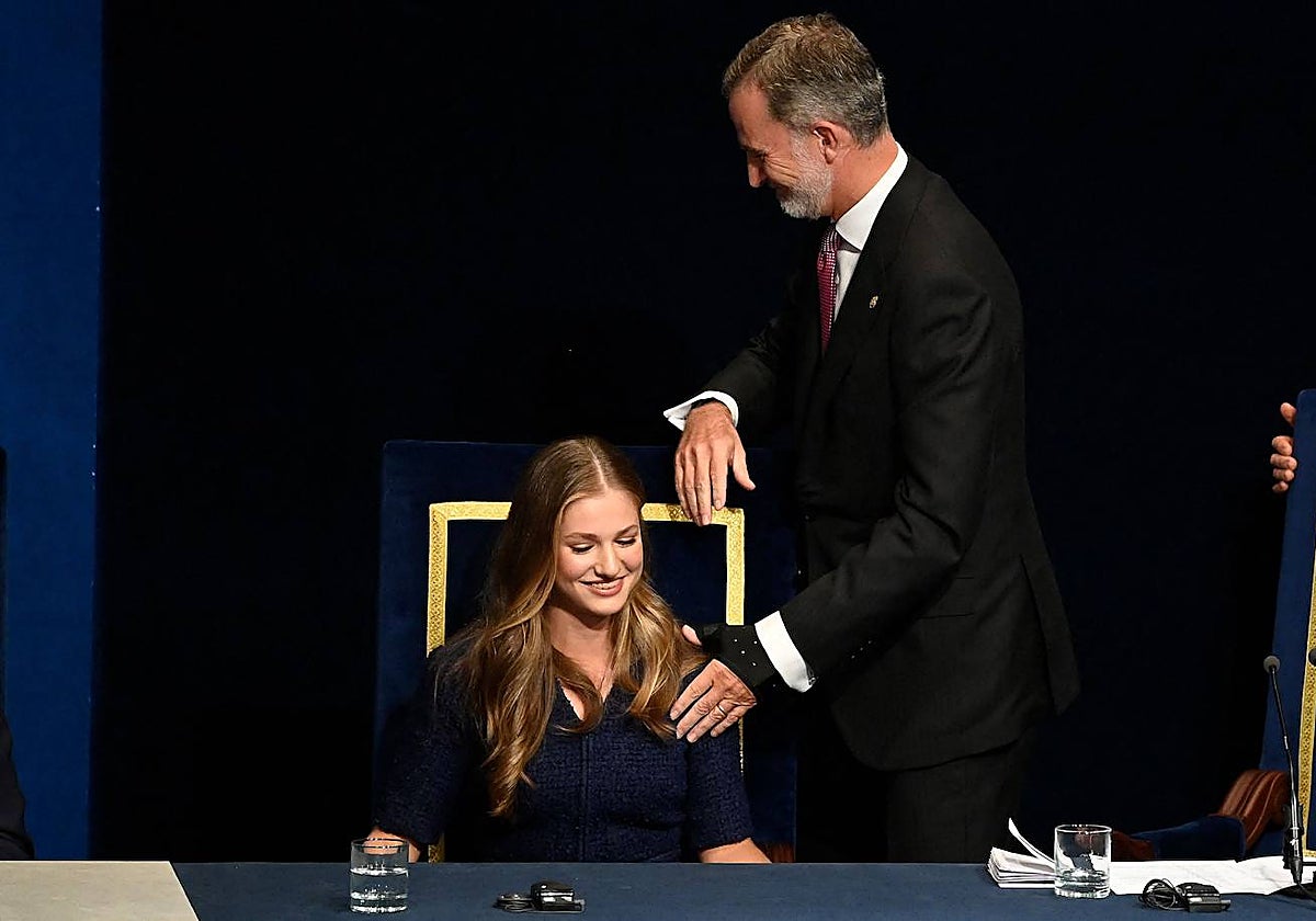 Doña Leonor con su padre Felipe VI