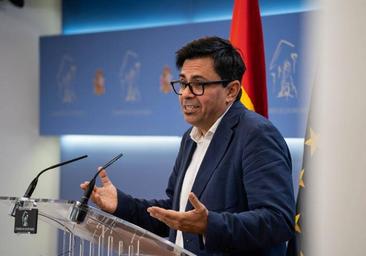 Pisarello se salta la orden de Sumar y no asistirá a la jura de la Princesa pese a pertenecer a la Mesa del Congreso
