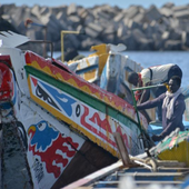 Tres nuevos cayucos y 275 personas reavivan la emergencia en Canarias