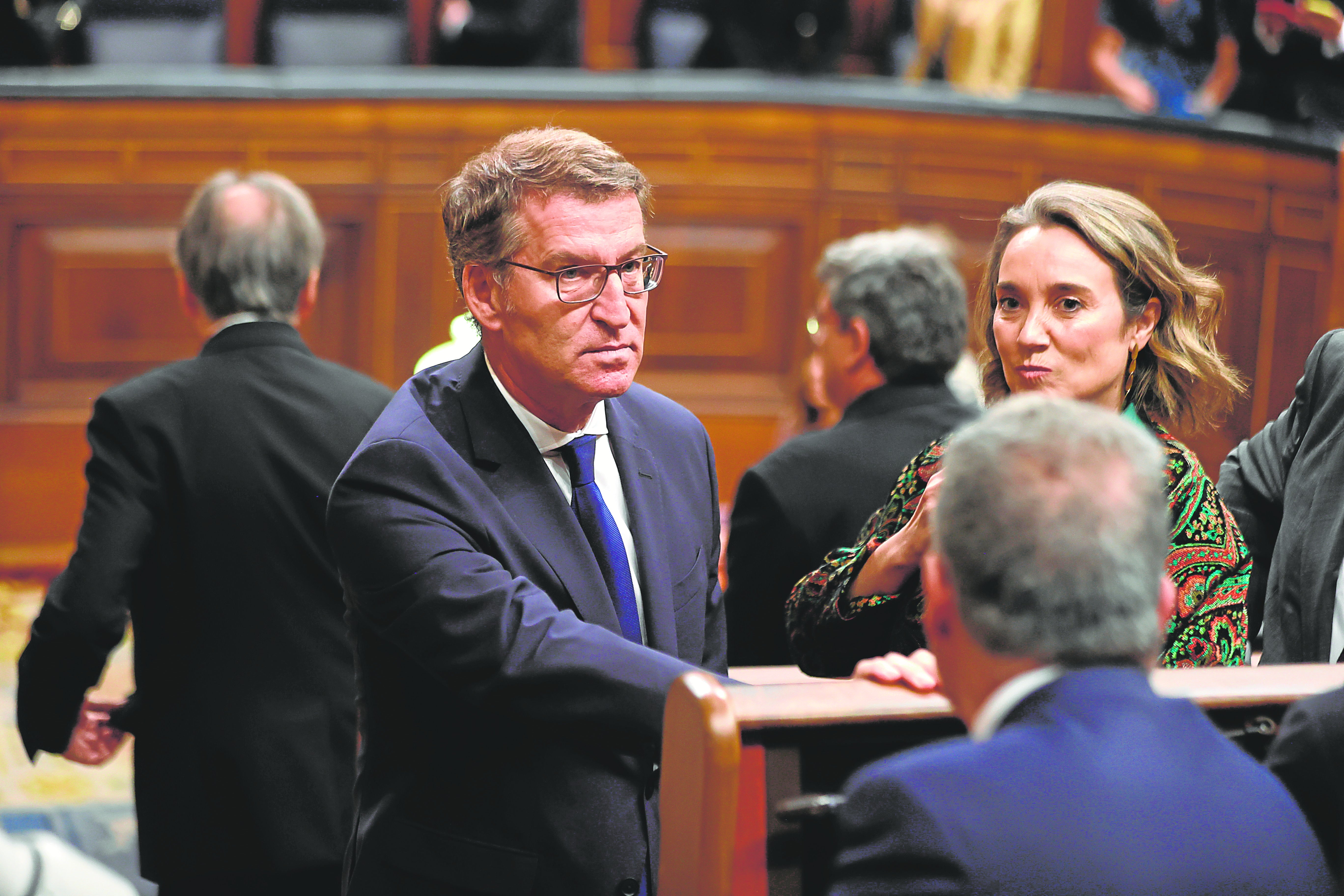 El PP acusa al PSOE de «rendirse» tras su reunión con Puigdemont