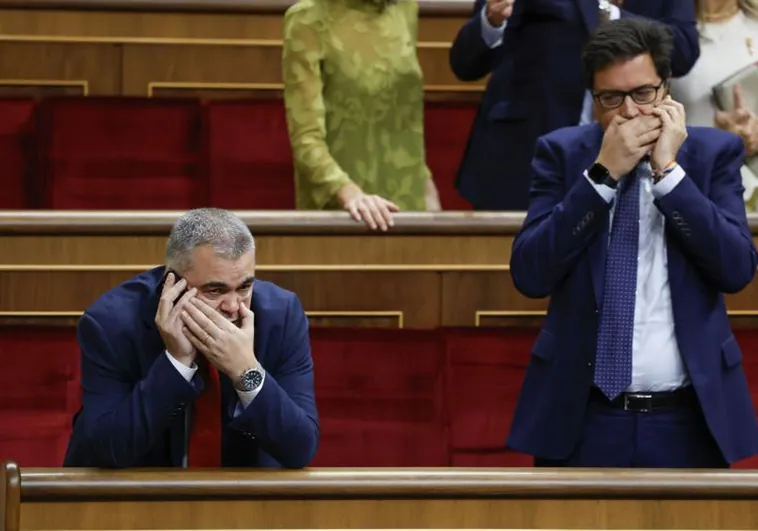 El secretario de Organización del PSOE, Santos Cerdán, y Óscar López, jefe de gabinete de Pedro Sánchez