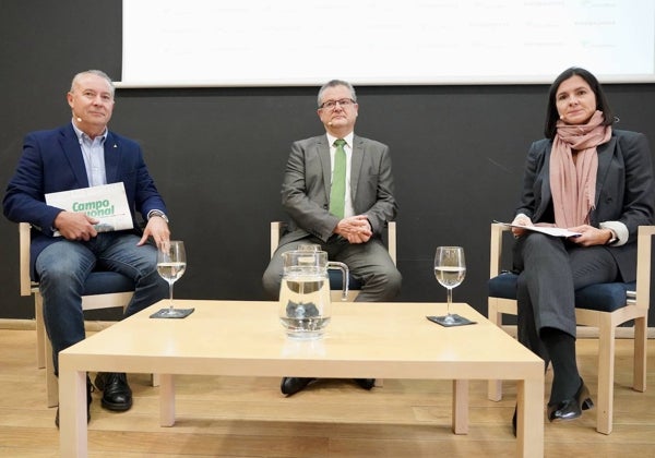 El consejero de Agricultura y Ganadería, sobre las políticas animalistas: «No es posible que un cerdo viva mejor que una persona»