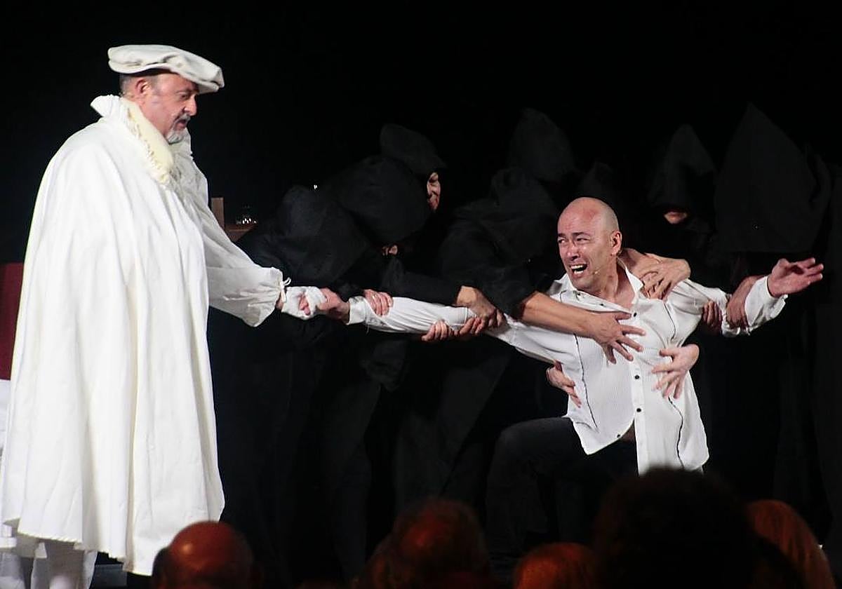 Una de las representaciones de 'Don Juan Tenorio' de la Asociación de Amigos del Teatro