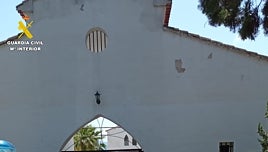 Detienen a un inmigrante ilegal por profanar cinco sepulturas y sacar ataúdes con restos humanos en Valencia