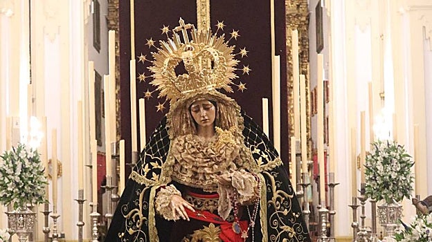 La Virgen de la Caridad, en solemne besamanos