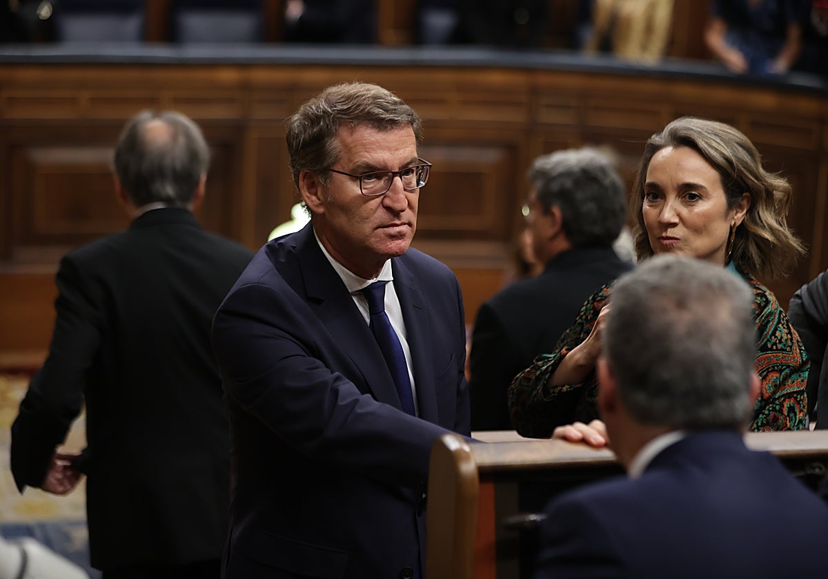Alberto Núñez Feijóo, este martes en el Congreso de los Diputados, antes de la jura de la Princesa Leonor