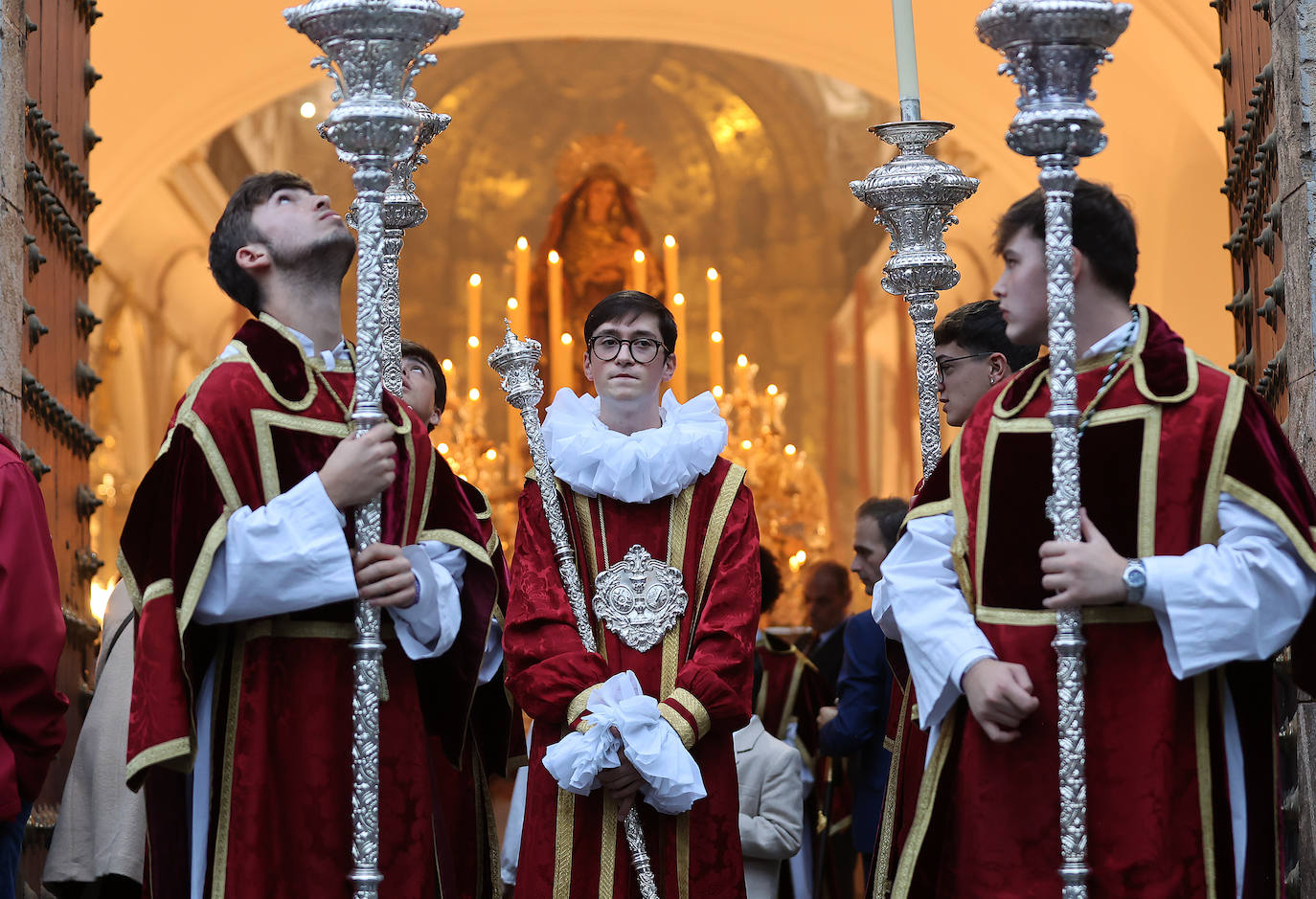 Fotos: Sobriedad y recogimiento en la procesión de la Virgen del Amparo en Córdoba