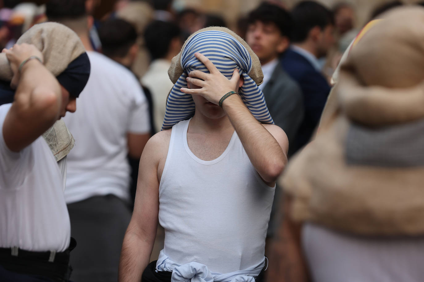 Fotos: Sobriedad y recogimiento en la procesión de la Virgen del Amparo en Córdoba