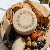 El mejor queso manchego curado se hace con leche de ovejas de raza negra en Los Yébenes (Toledo)