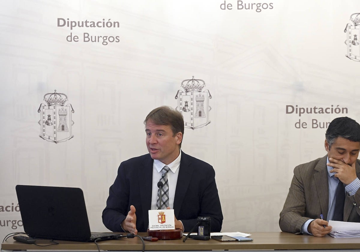 Presidente de la Diputación, Borja Suárez y el presidente de la Comisión de Hacienda, Jorge Castro