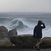 Derrumbes, riadas y vientos de más de 183 km/h dejan heridos en Galicia con el paso de Domingos