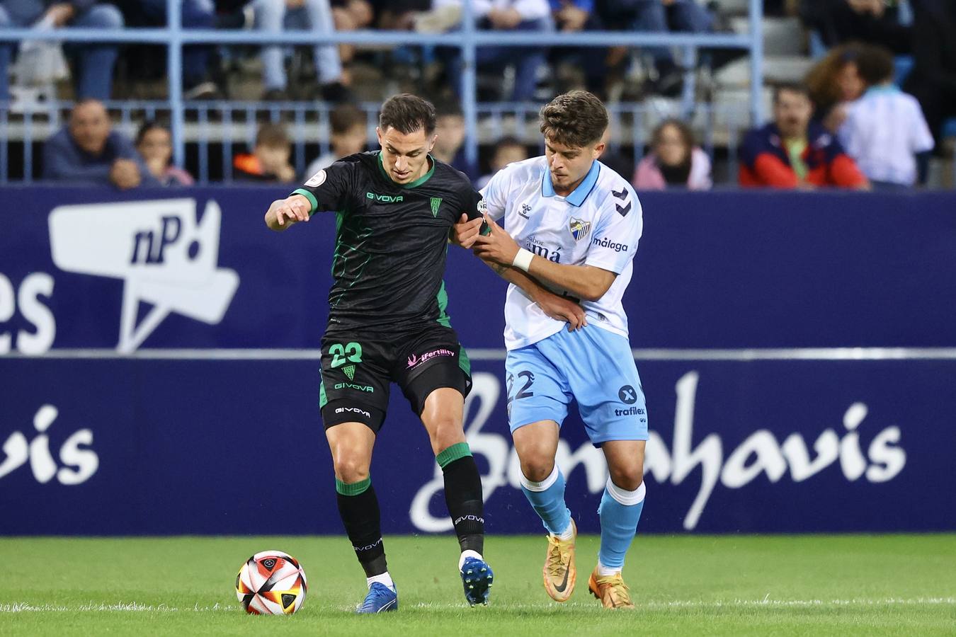 Fotos: emoción, pasión en las gradas, buen juego... el empate del Córdoba CF que supo a poco