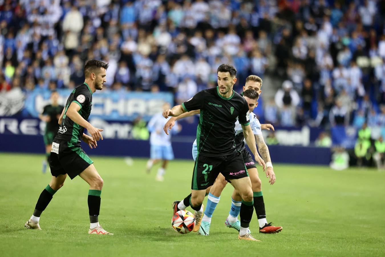 Fotos: emoción, pasión en las gradas, buen juego... el empate del Córdoba CF que supo a poco
