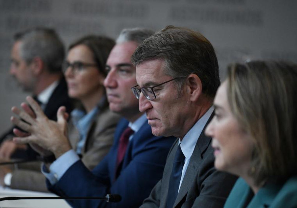 Alberto Núñez Feijóo durante la reunión de la Junta Directiva Nacional este lunes