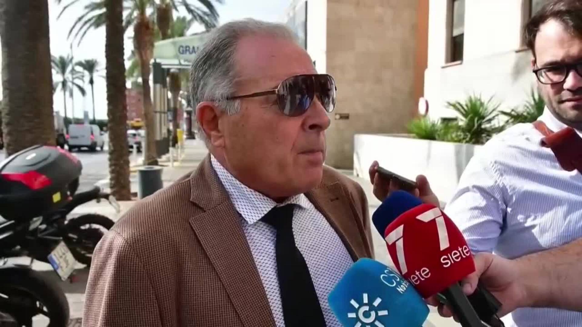 Acusada de asfixiar a su bebé dice que nació muerta y con el cordón ...