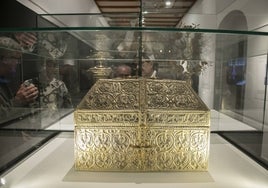 Las joyas de la platería y la huella de los orfebres de Córdoba lucen en el Palacio de la Merced