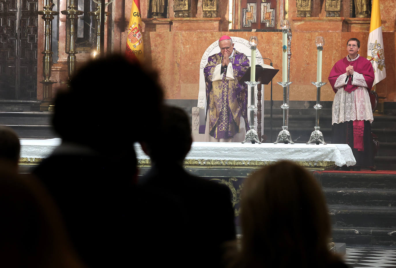 Fotos: el sentido adiós a Álvaro Prieto en la Catedral de Córdoba