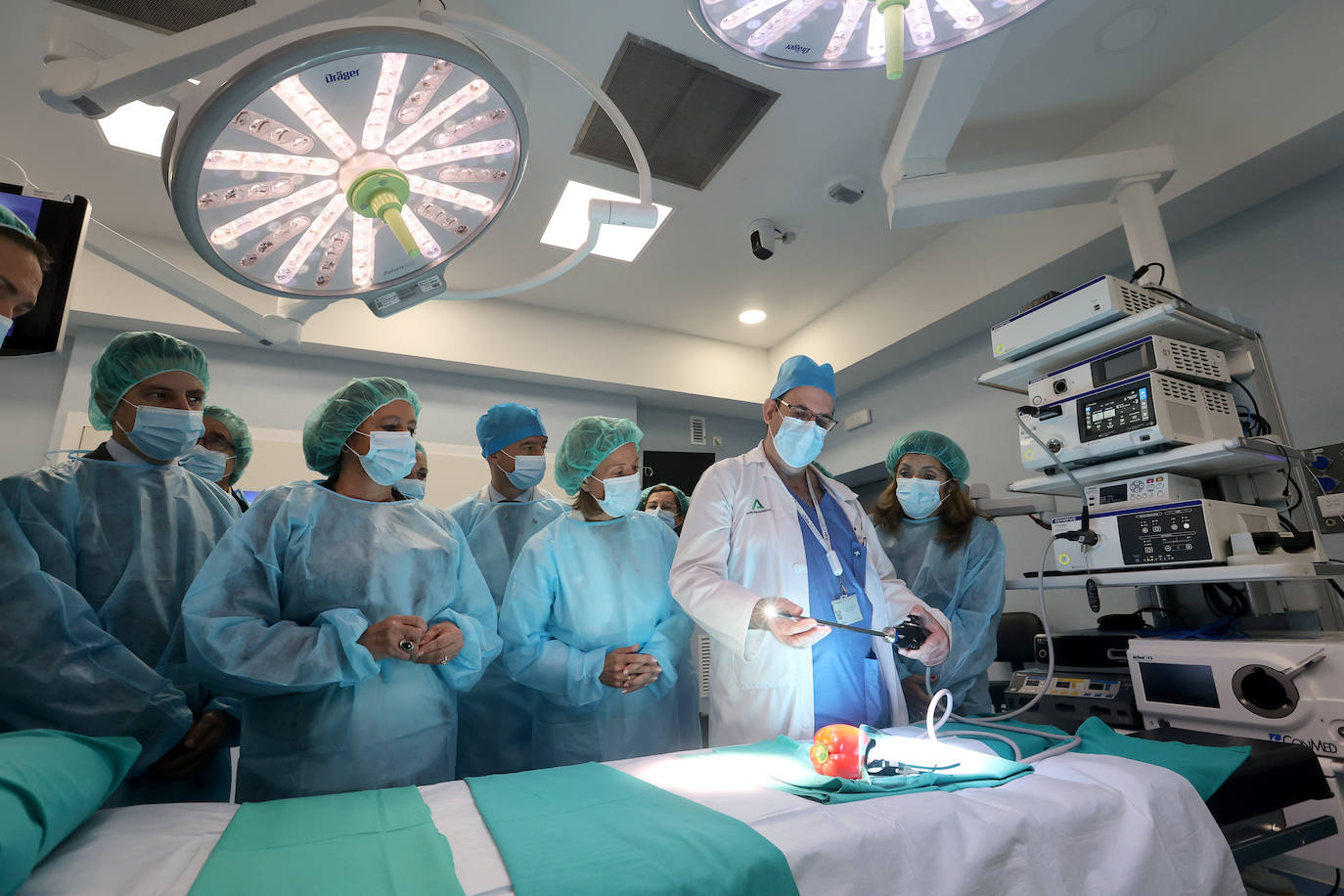 Fotos: el espectacular nuevo quirófano inteligente del Hospital Reina Sofía