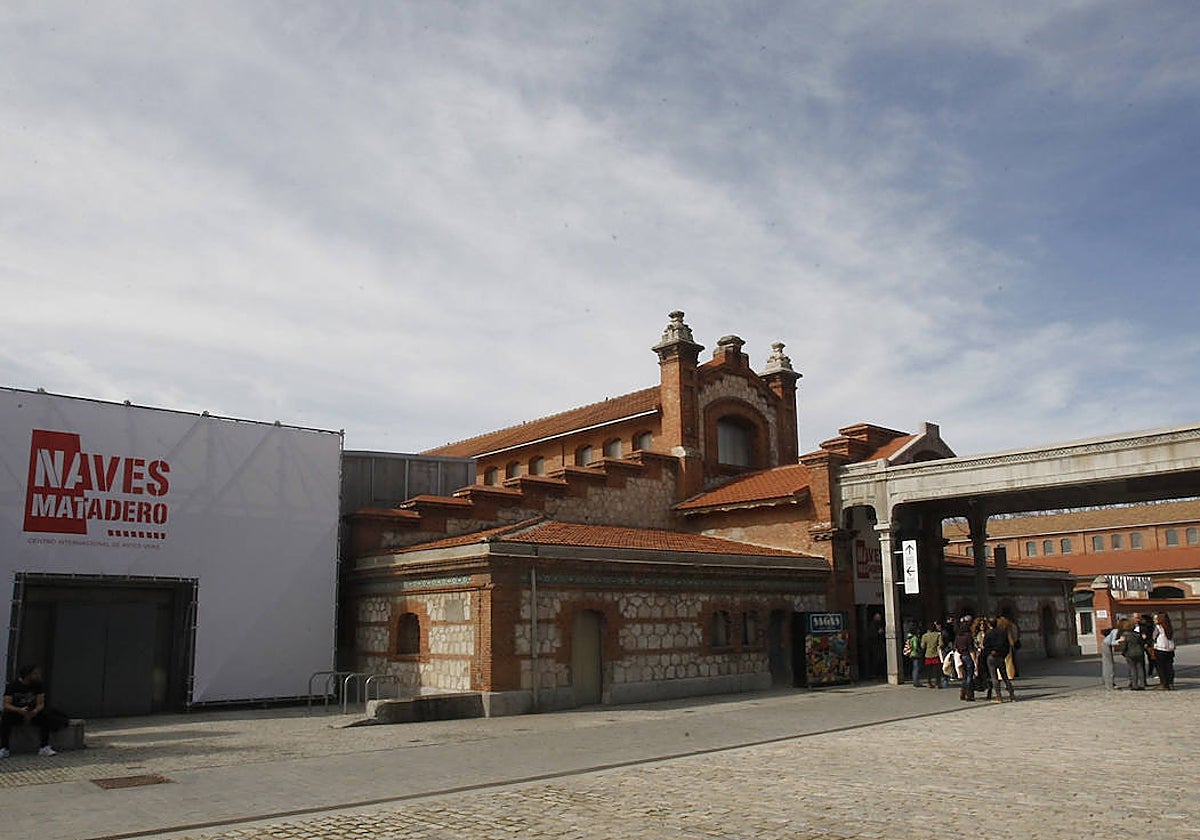Acceso a las Naves del Español, en el complejo de Matadero