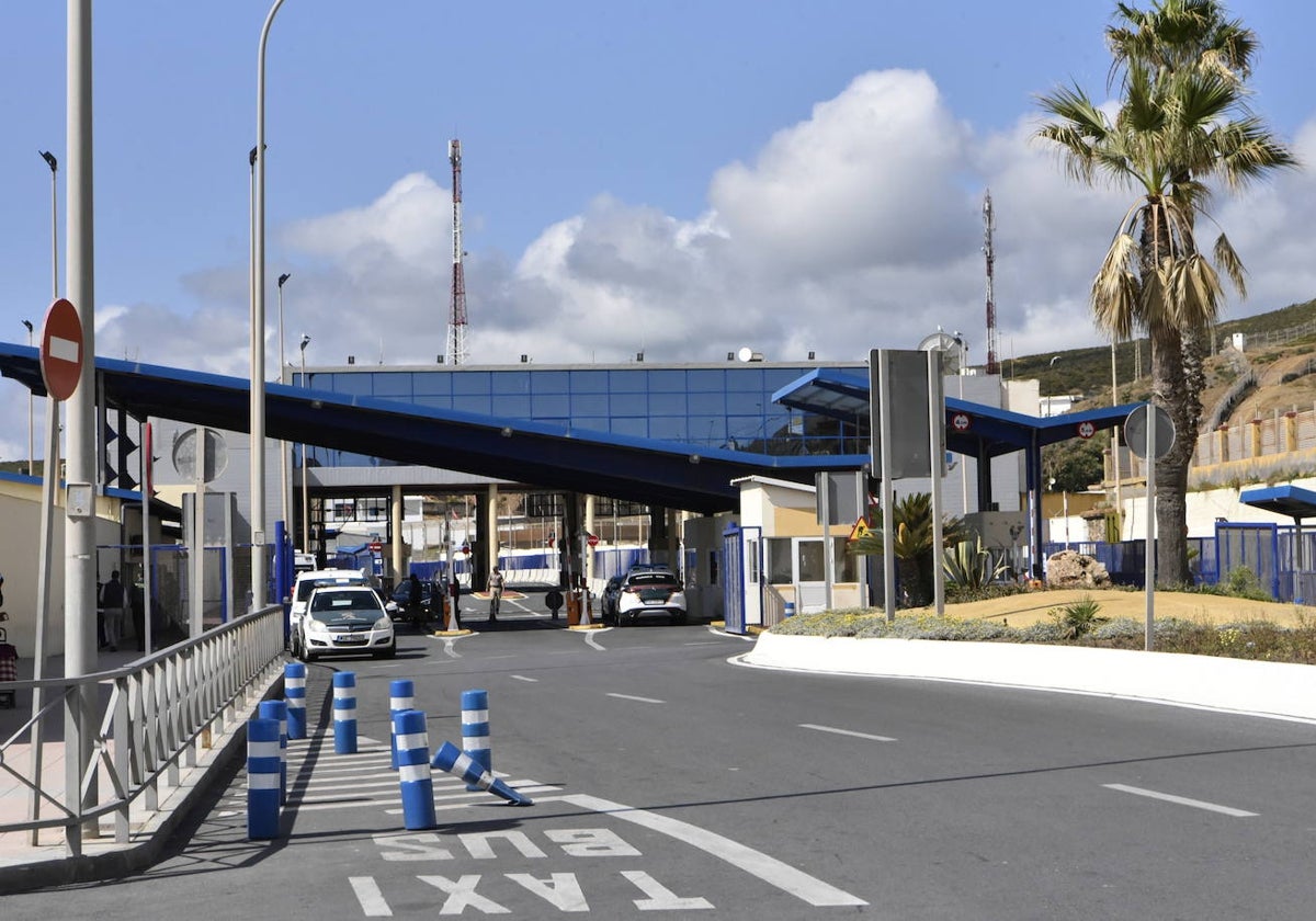 Imagen del paso fronterizo del Tarajal, entre Ceuta y Marruecos