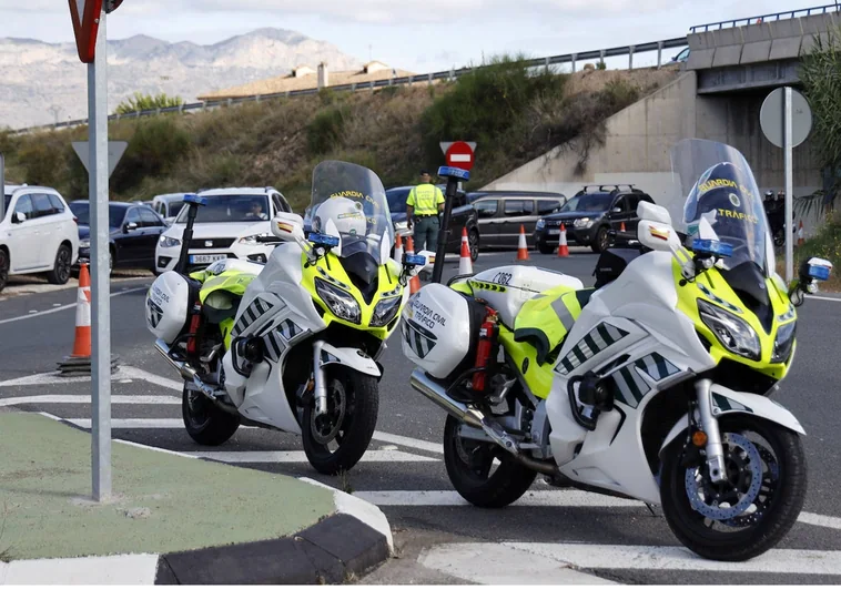 Imagen de archivo de un control de tráfico de la Guardia Civil