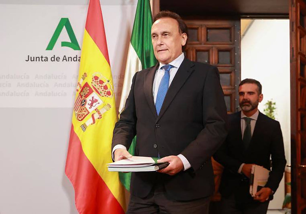 El consejero de Universidad, Investigación e Innovación, José Carlos Gómez Villamandos