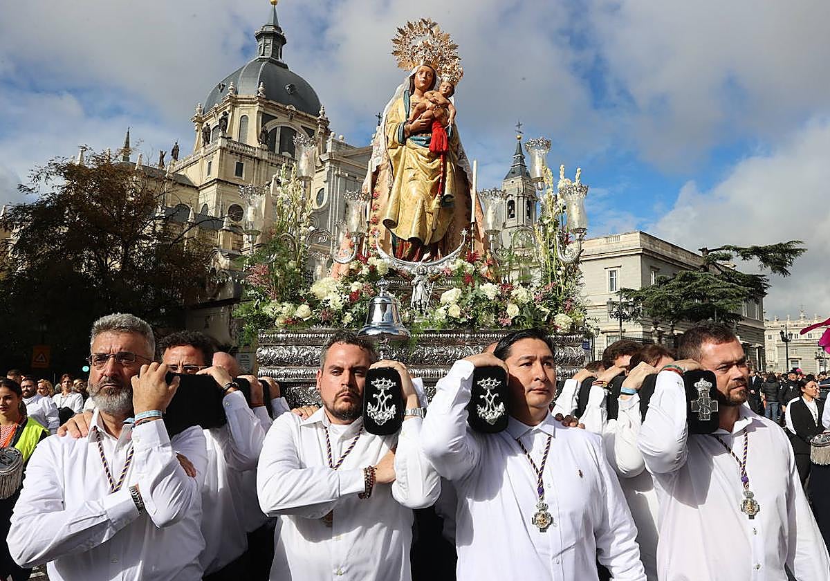 Misa en la catedral de la Almudena