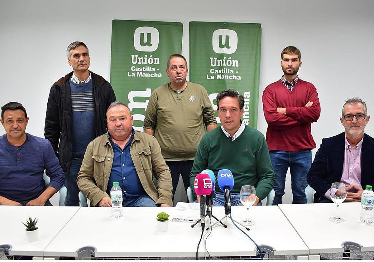 Algunos de los representantes de la plataforma convocante a la manifestación del 14 de noviembre