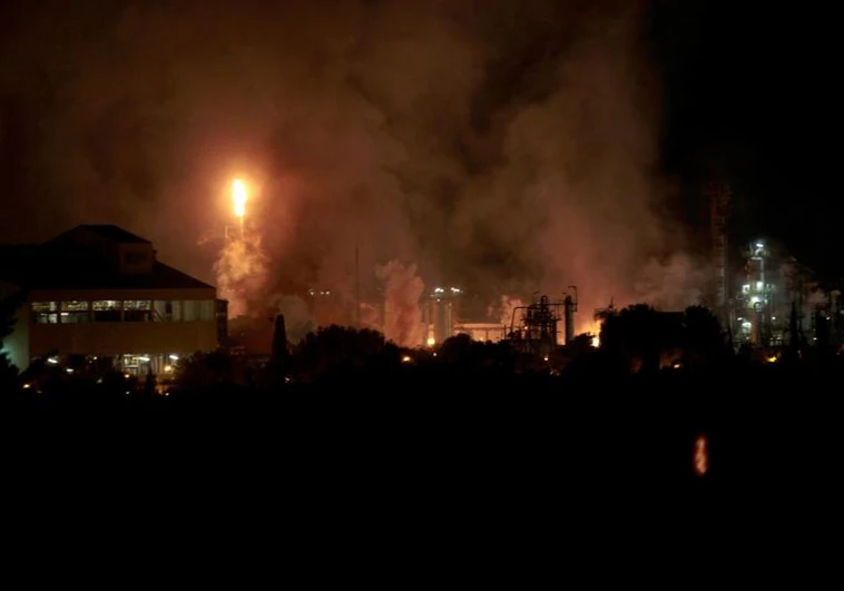 La planta de Iqoxe en Tarragona, la noche de la explosión