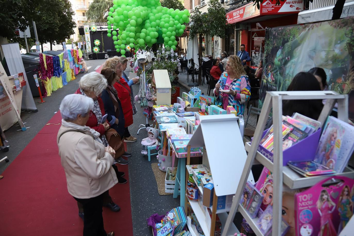 Fotos: La &#039;Shoping Garden&#039; de Ciudad Jardín lleva el comercio a la calle