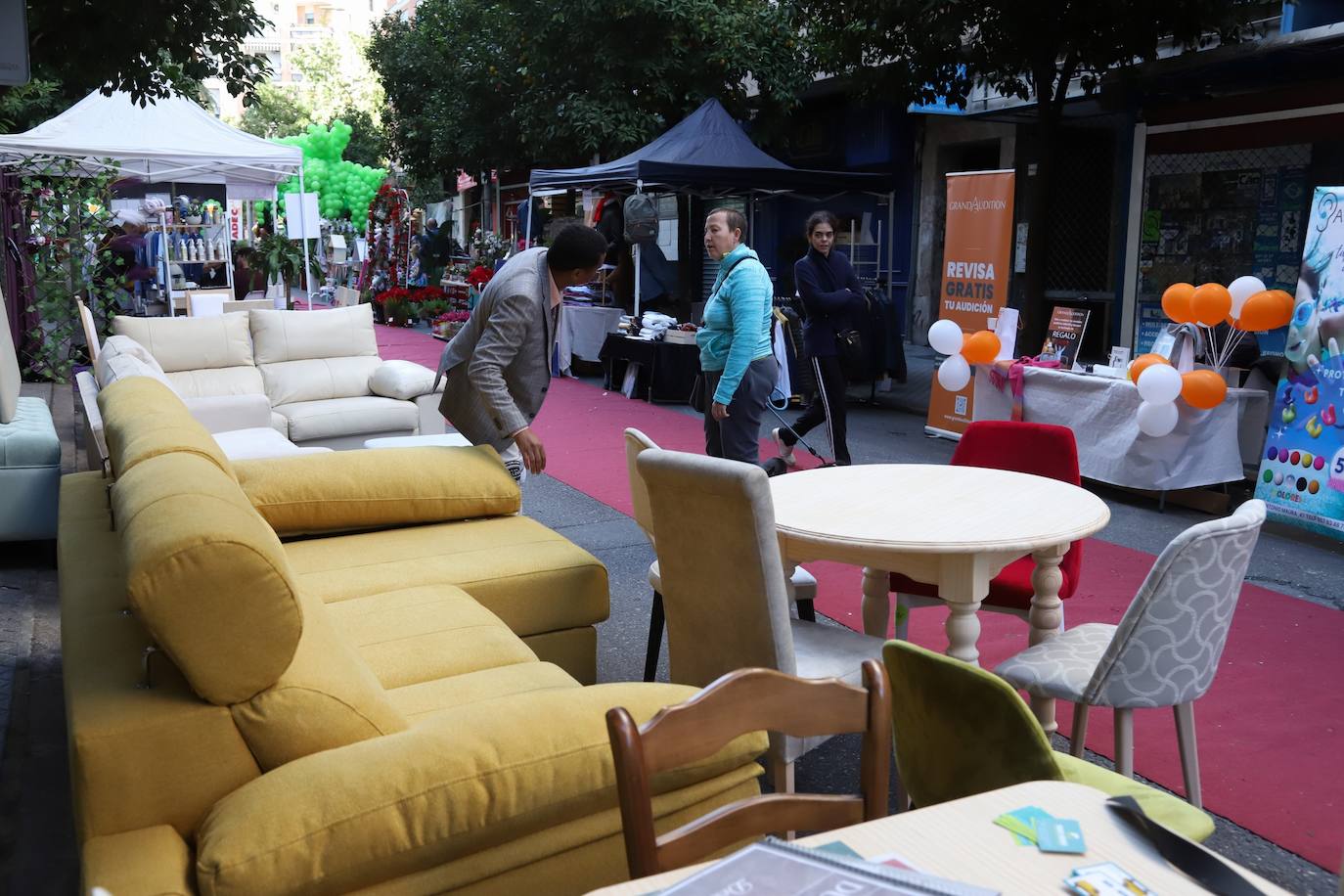 Fotos: La &#039;Shoping Garden&#039; de Ciudad Jardín lleva el comercio a la calle