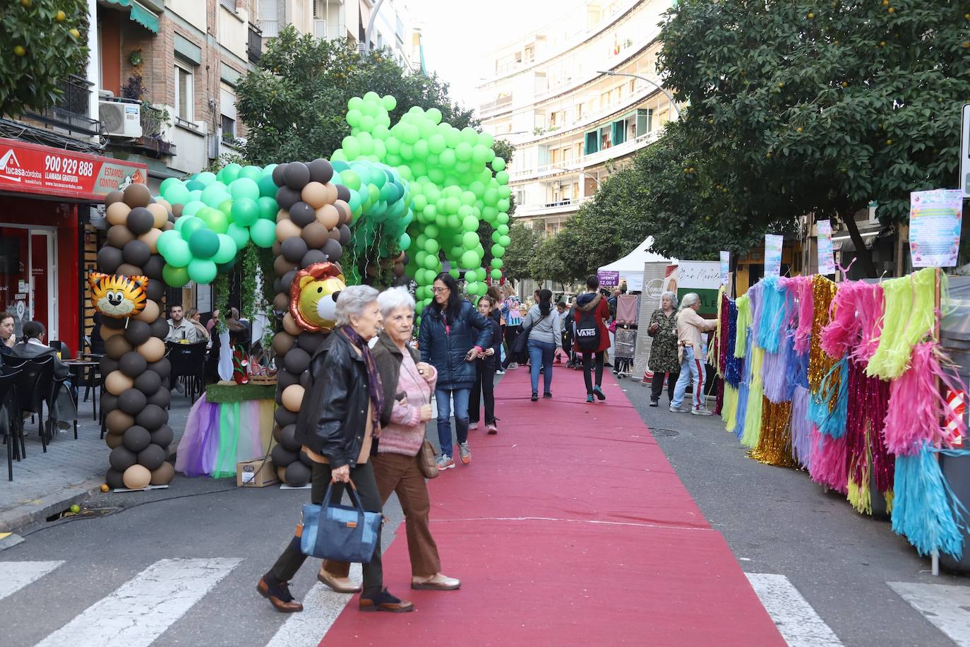 Fotos: La &#039;Shoping Garden&#039; de Ciudad Jardín lleva el comercio a la calle