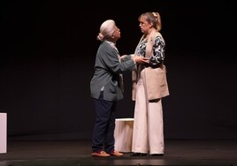 'Las cosas fáciles', la obra de teatro que conciencia sobre la brecha digital de los mayores