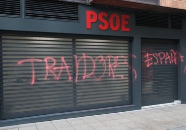 La sede del PSOE de Palencia amanece con pintadas de «traidores»