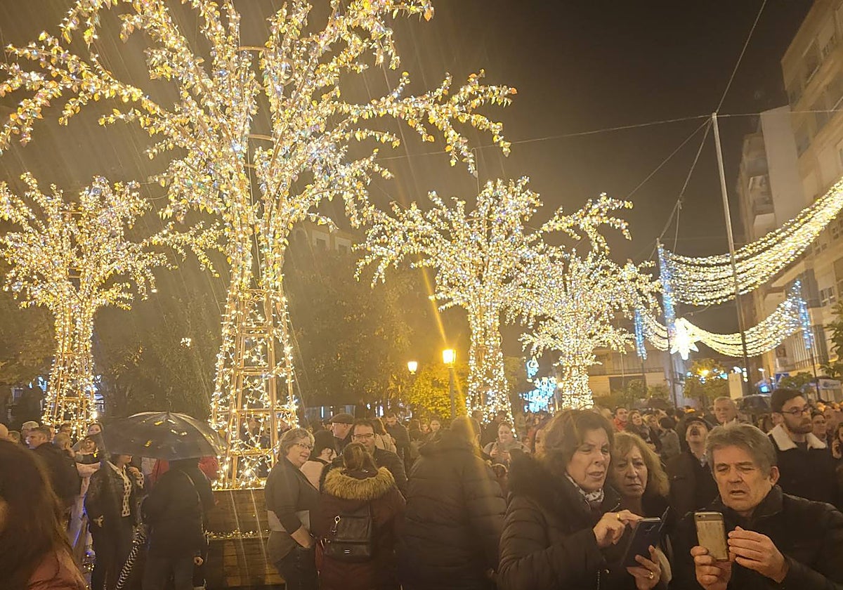 Luces de Navidad en el Paseo del Romeral en Puente Genil