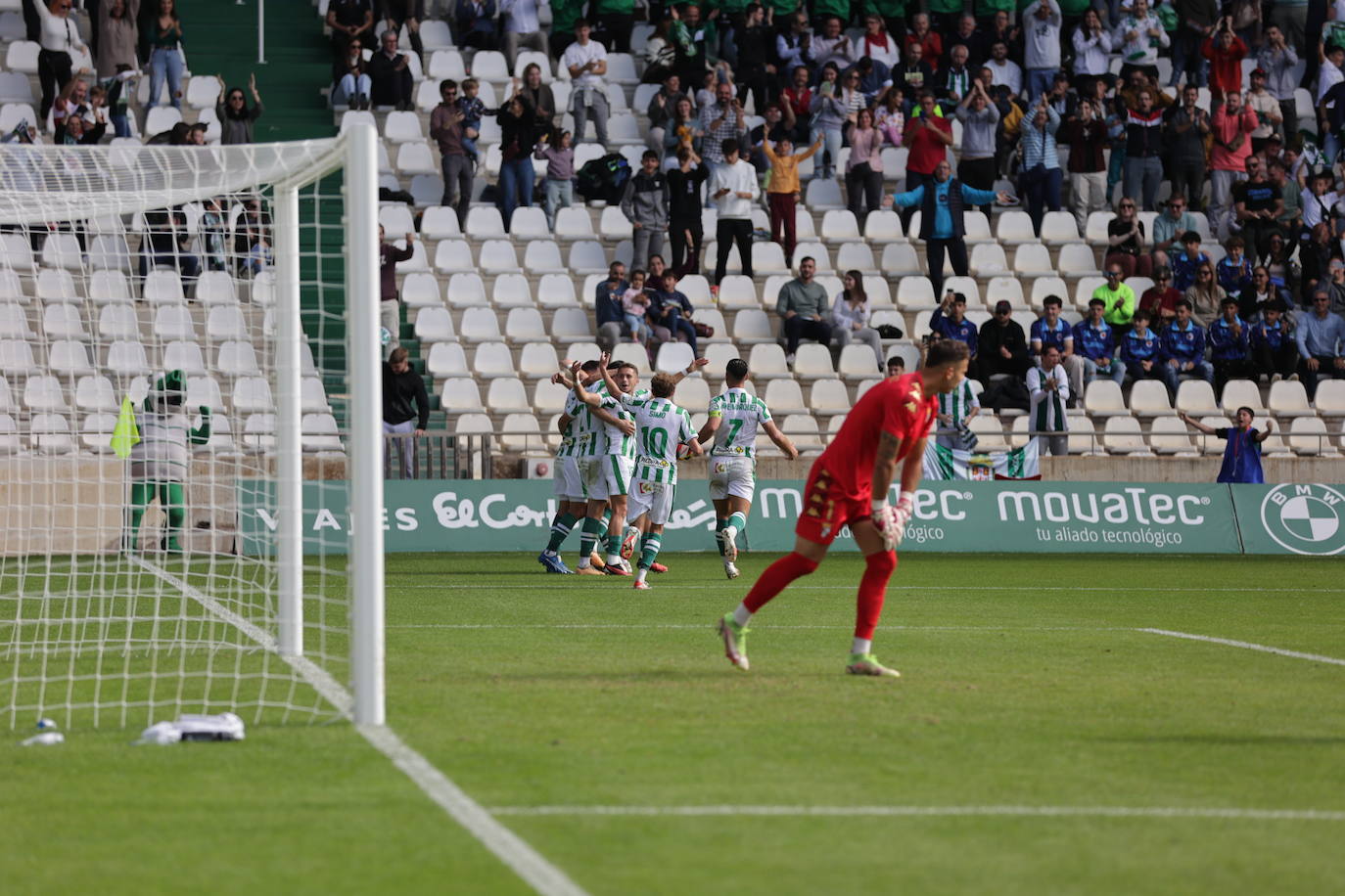 Fotos: el trepidante empate del Córdoba ante el Ceuta