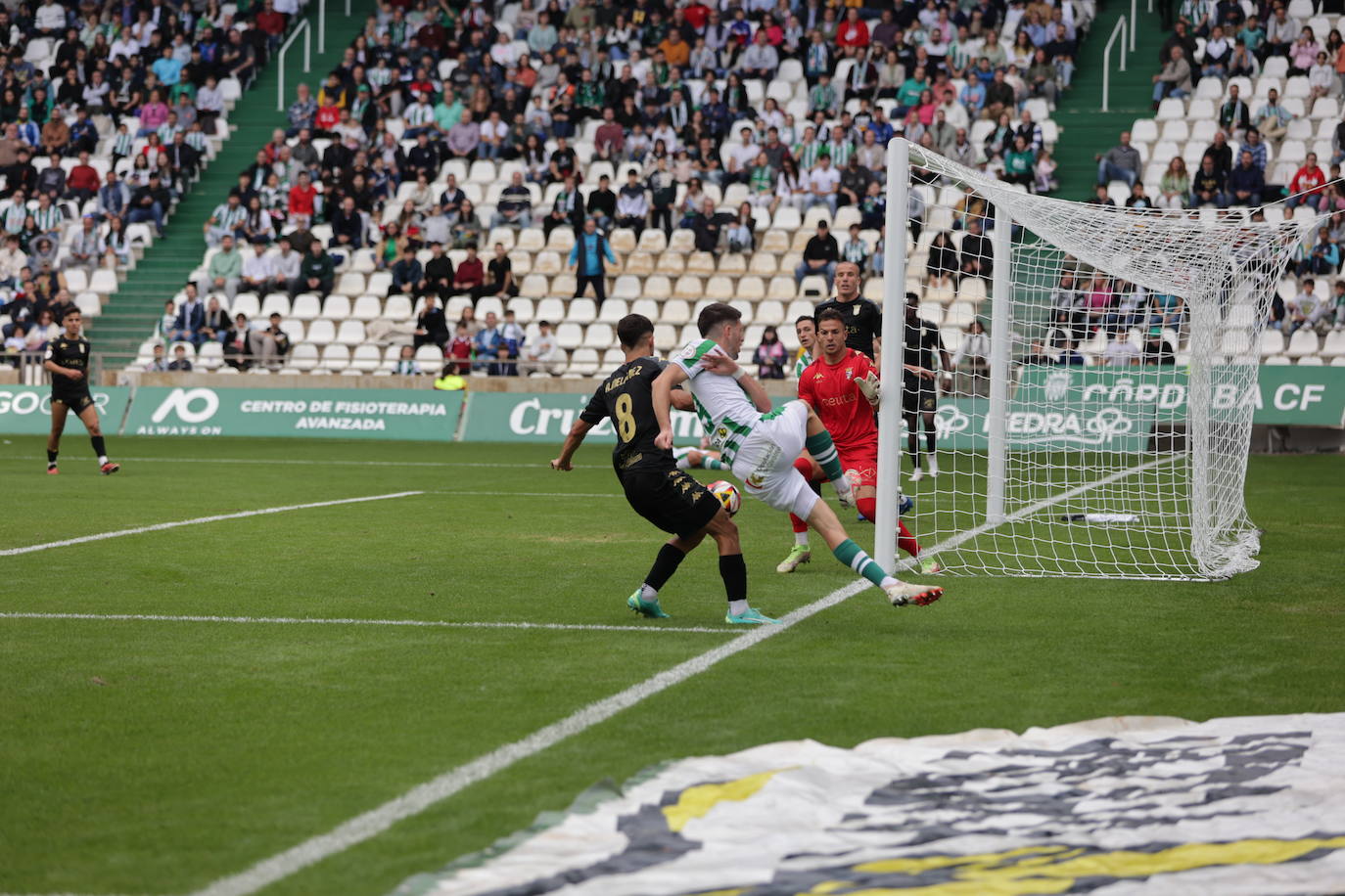 Fotos: el trepidante empate del Córdoba ante el Ceuta