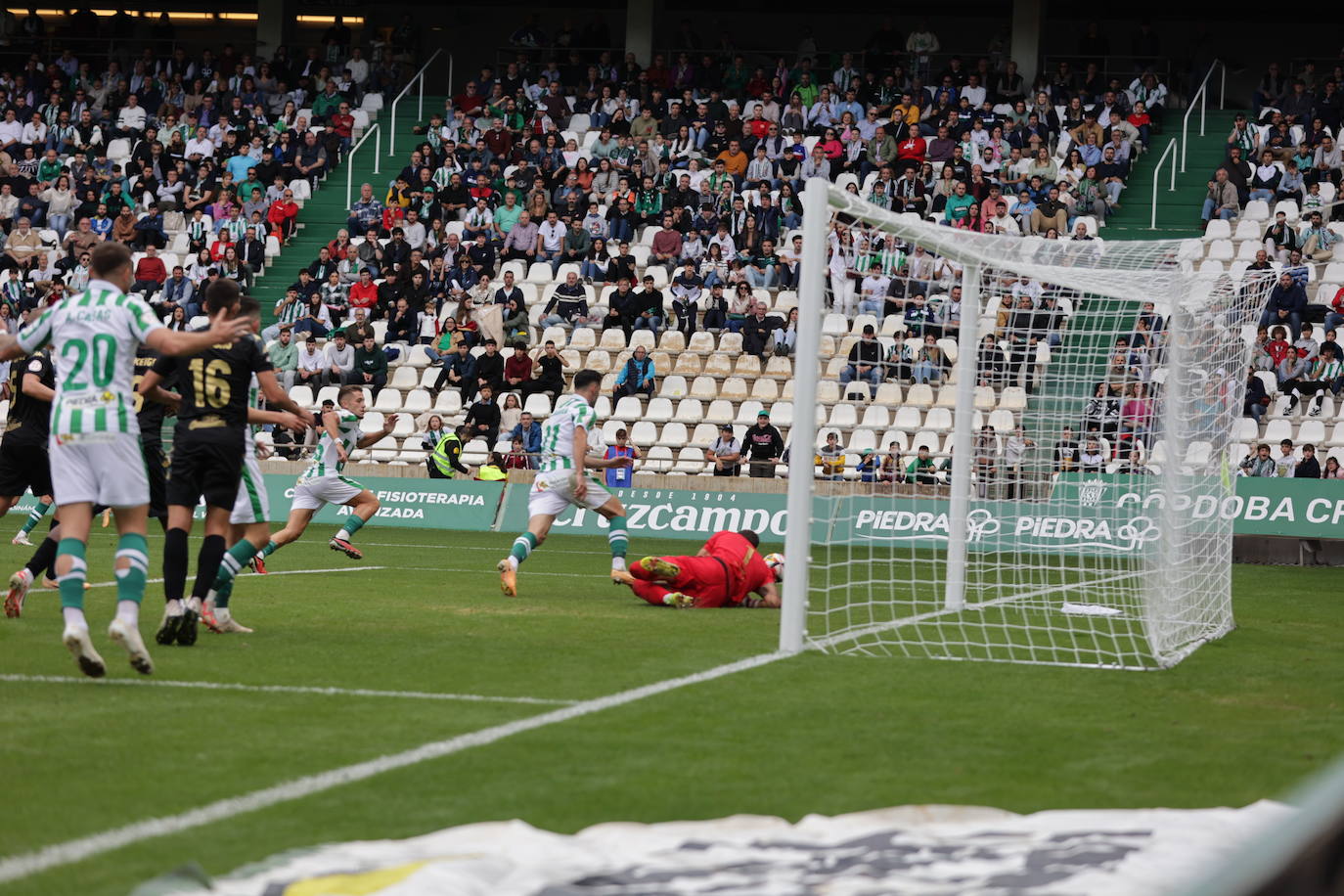 Fotos: el trepidante empate del Córdoba ante el Ceuta