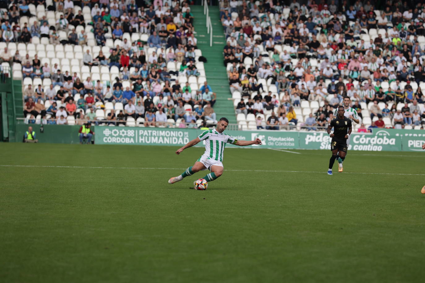 Fotos: el trepidante empate del Córdoba ante el Ceuta