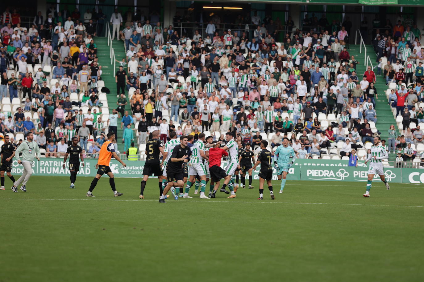 Fotos: el trepidante empate del Córdoba ante el Ceuta
