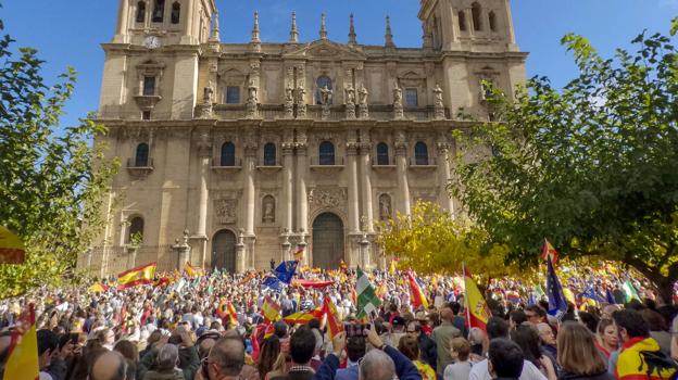 Las cifras de asistencia a las manifestaciones contra la amnistía en cada capital de España, según el PP y el Gobierno