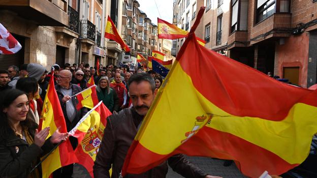 Las cifras de asistencia a las manifestaciones contra la amnistía en cada capital de España, según el PP y el Gobierno