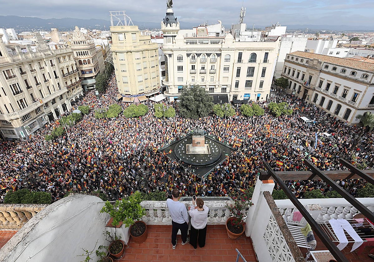 Fotos: la multitudinaria manifestación contra la amnistía en Córdoba