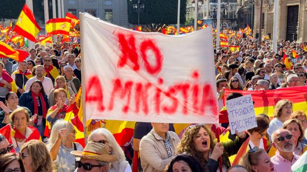 Las cifras de asistencia a las manifestaciones contra la amnistía en cada capital de España, según el PP y el Gobierno