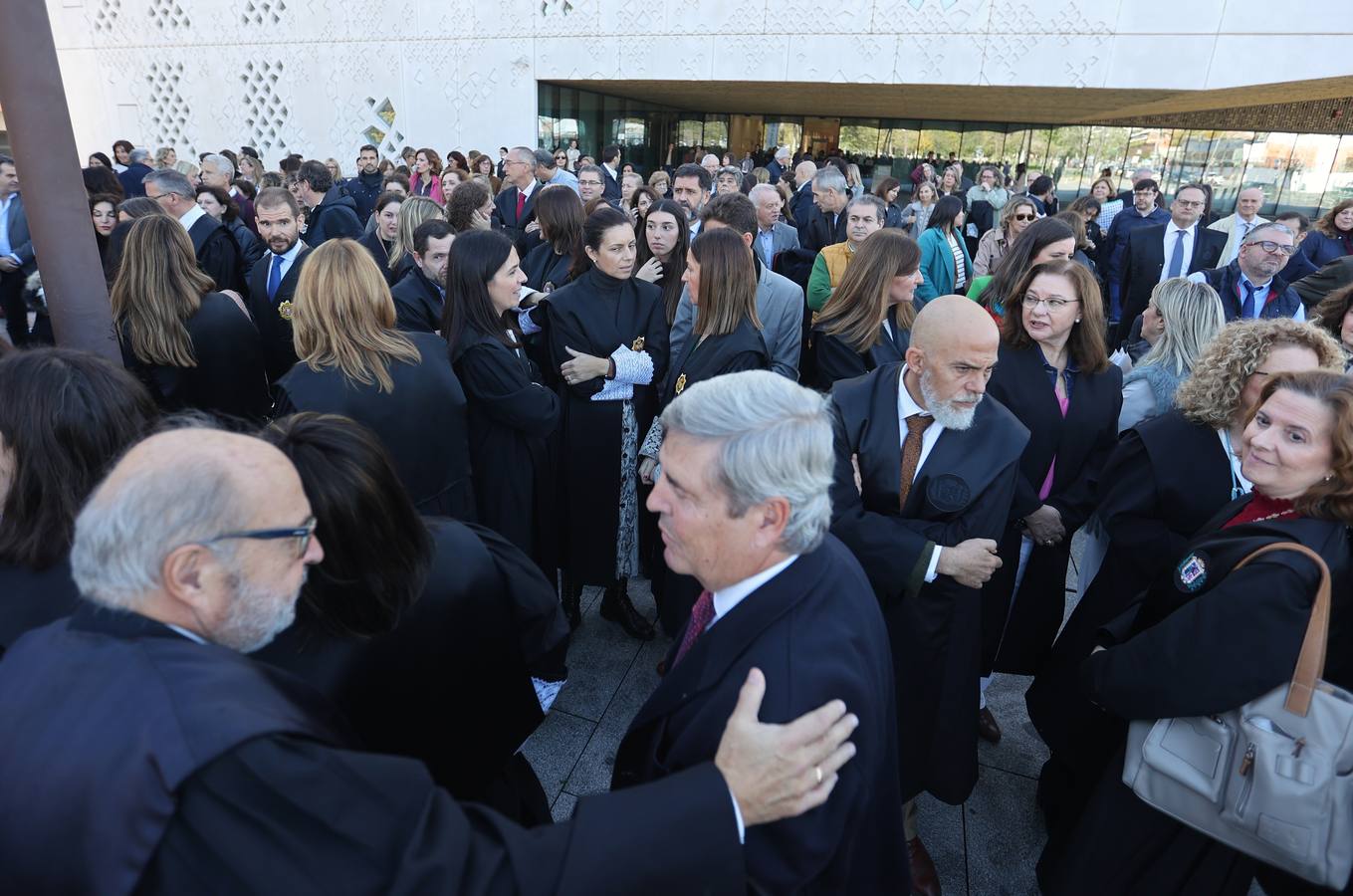 Fotos: jueces,fiscales, abogados....de Córdoba se concentran contra la amnistía pactada por Sánchez y Puigdemont