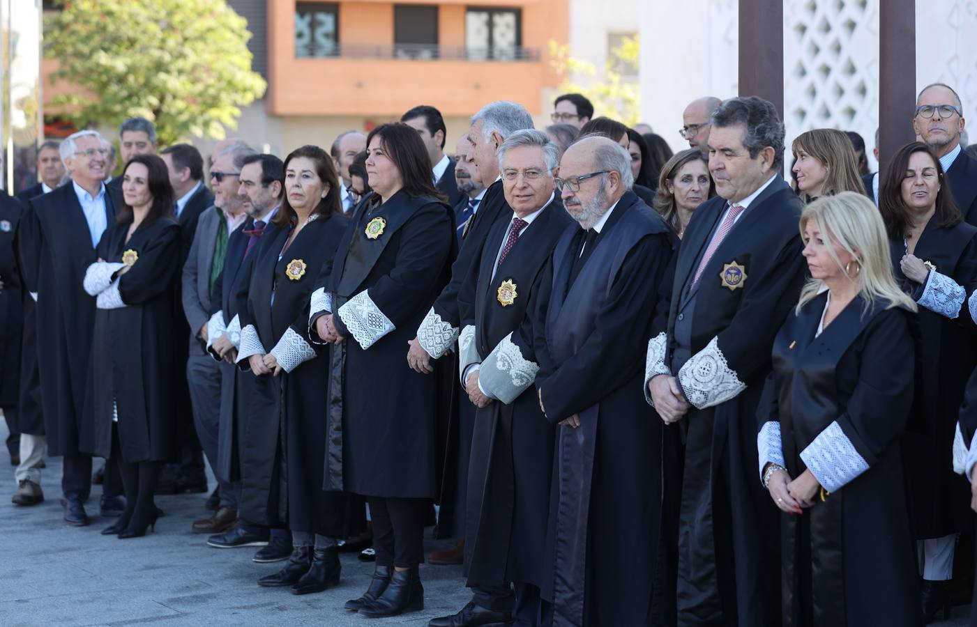 Fotos: jueces,fiscales, abogados....de Córdoba se concentran contra la amnistía pactada por Sánchez y Puigdemont