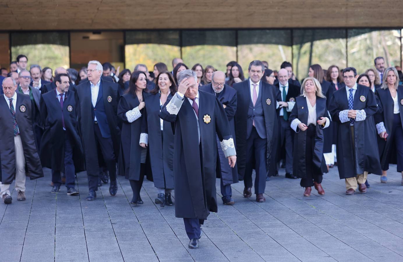 Fotos: jueces,fiscales, abogados....de Córdoba se concentran contra la amnistía pactada por Sánchez y Puigdemont